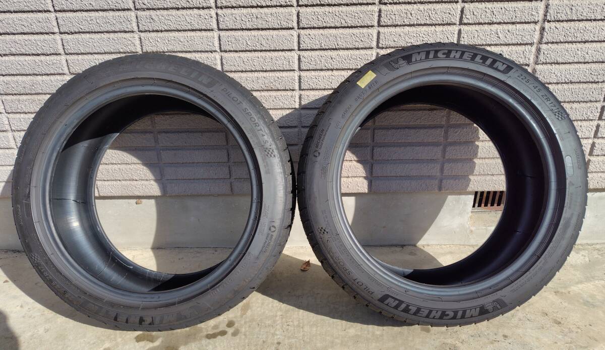  Michelin Pilot sport 4S 225/45ZR17 2 ps 23 year 2 week,3 week 