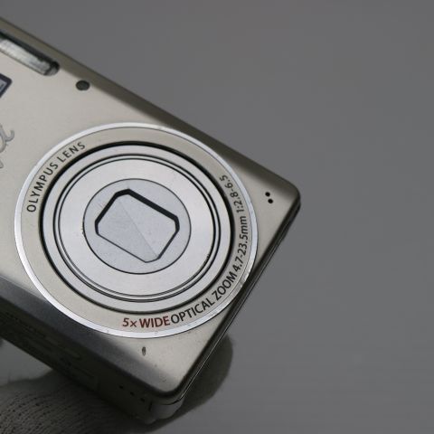 Olympus -5010 Silverday Digital Camera Body, Minor Scratches Olympus -5010 Silverday Digital Camera Body, Minor Scratches