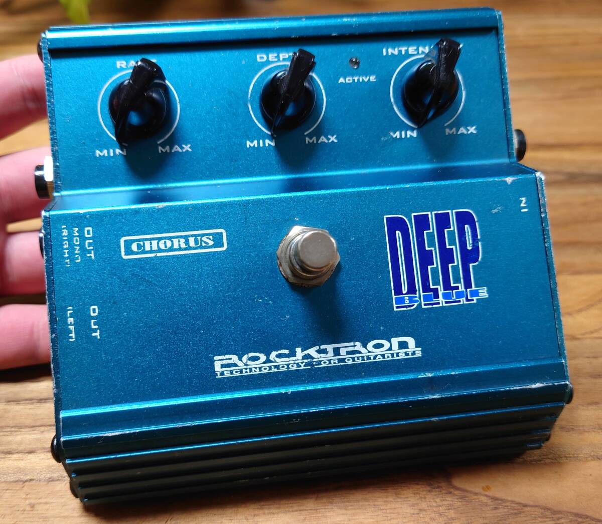 ROCKTRON DEEP CHORUS ギターエフェクター Yahoo!オークション - 生産完了品 Rocktron Deep Blue chorus