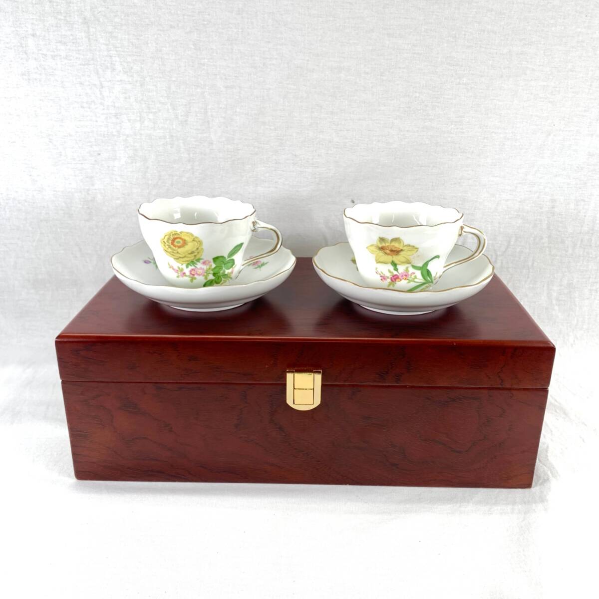 〇中古品〇Meissen マイセン 花 フラワー 金彩 ティーカップ 〇中古品〇Meissen マイセン 花 フラワー 金彩 ティーカップ