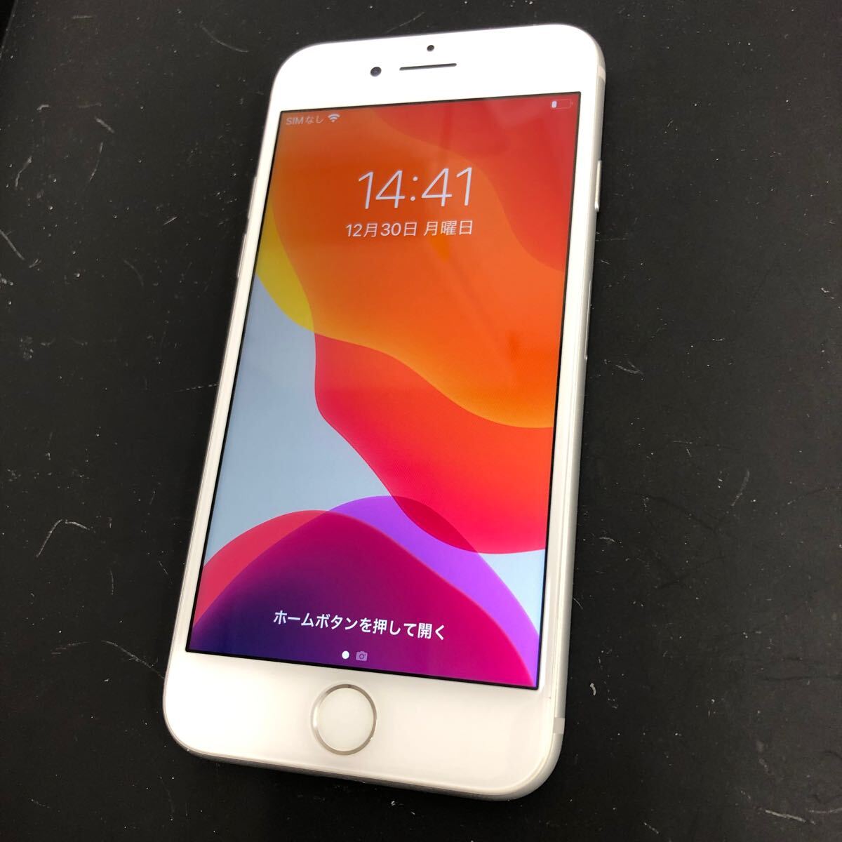④美品 ほぼ未使用 Apple iPhone7 32GB バッテリー最大容量100 ④美品 ほぼ未使用 Apple iPhone7 32GB バッテリー最大容量100