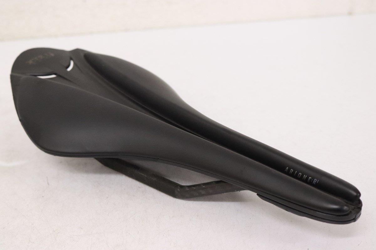 ★fi'zi:k フィジーク ARIONE R1 VERSUS EVO サドル CARBON BRAIDED