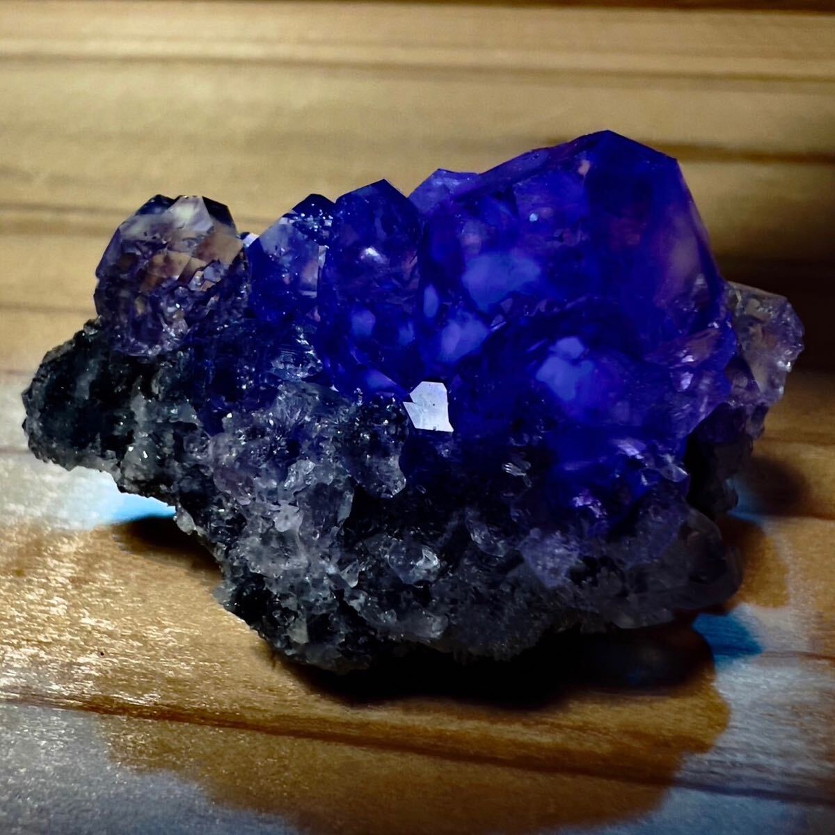 福建省産深藍色蛍石（タンザナイトブルー・フローライト）・25g