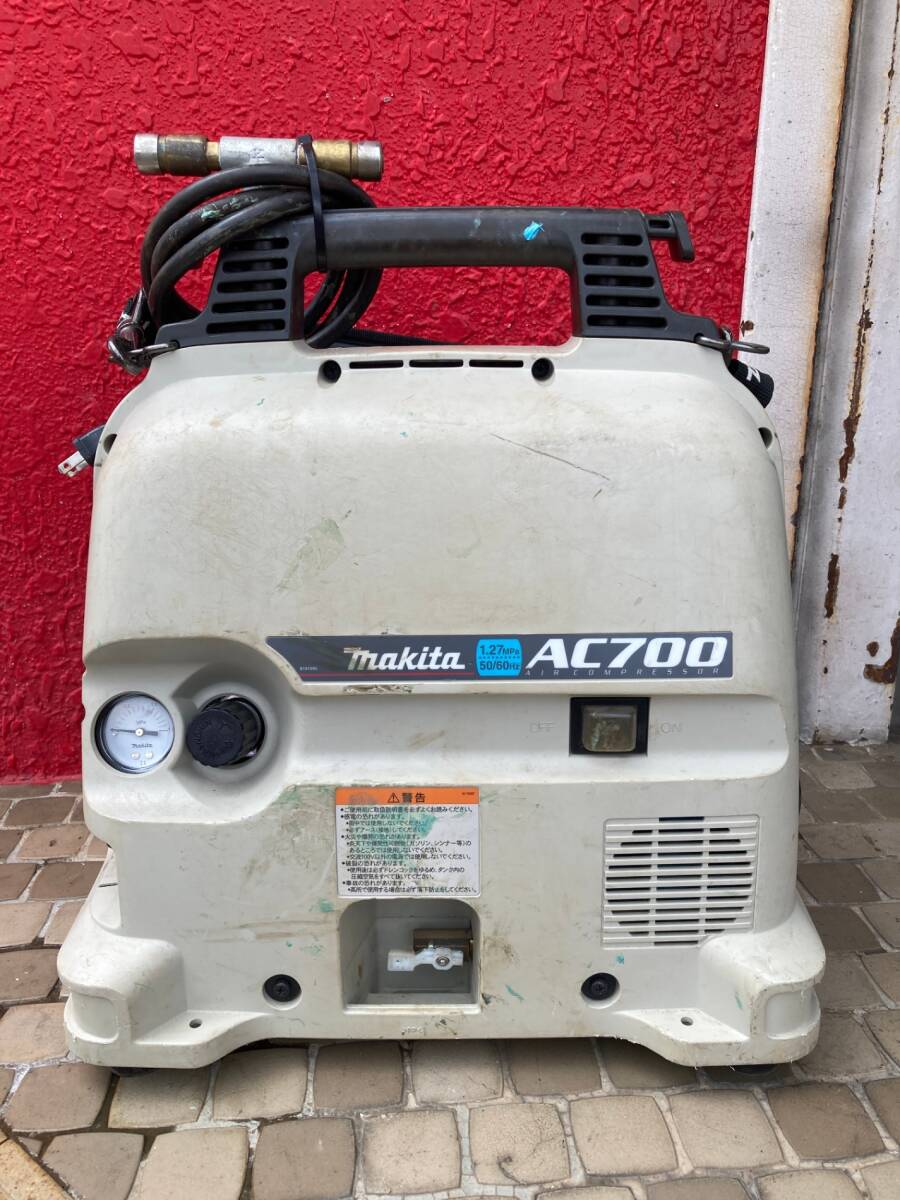 【中古品】【0906】★makita(マキタ) 一般圧エアコンプレッサ 5L AC700 IT6XL3HJAOIA