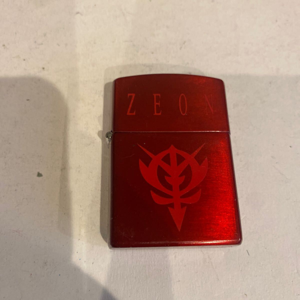 オイルライター　機(jī)動(dòng)戦士ガンダム　ZEON シャア専用　火花確認(rèn)済み 喫煙具