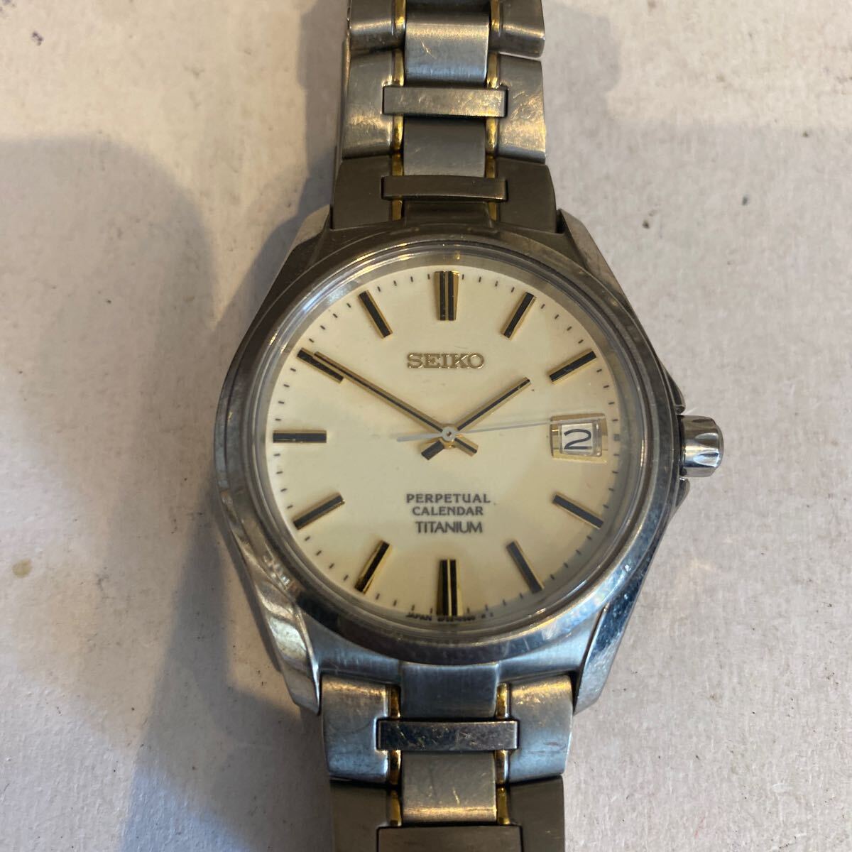 SEIKO セイコー パーペチュアル カレンダー チタニウム 8F32-0400 クォーツ 電池切れ 動作未確認_画像2