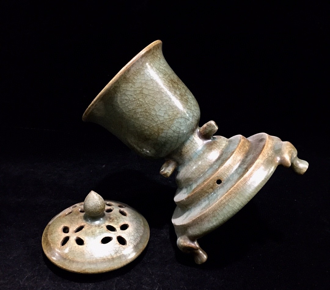 珍品旧蔵* 宋 汝瓷 薰爐 中国瓷器 中国古玩 Y1130 珍品旧蔵* 宋 汝瓷 薰爐 中国瓷器 中国古玩 Y1130
