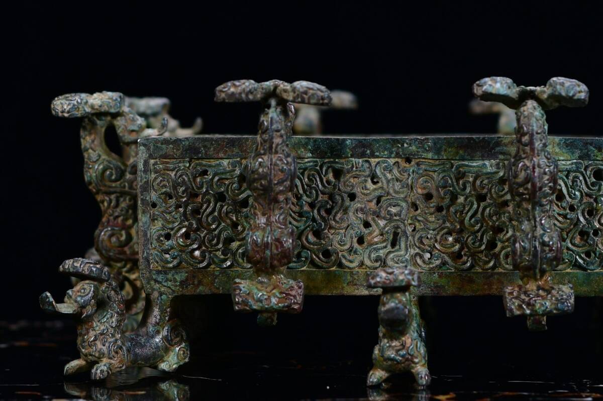 清・尚均作款・古寿山石・ライチ凍石彫・加彩描金関公人物