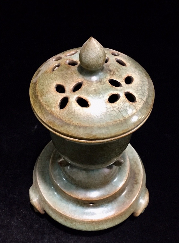 珍品旧蔵* 宋 汝瓷 薰爐 中国瓷器 中国古玩 Y1130 珍品旧蔵* 宋 汝瓷 薰爐 中国瓷器 中国古玩 Y1130