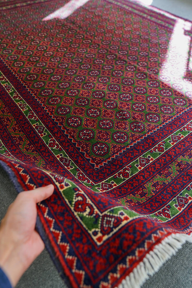 196×150cm アフガニウタン 手織り絨毯 ホジャロシュナイ 196×150cm アフガニウタン 手織り絨毯 ホジャロシュナイ