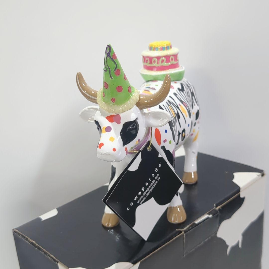 カウパレード Happy Birthday to Moo 牛 置物 箱付き カウパレード Happy Birthday to Moo 牛 置物 箱付き
