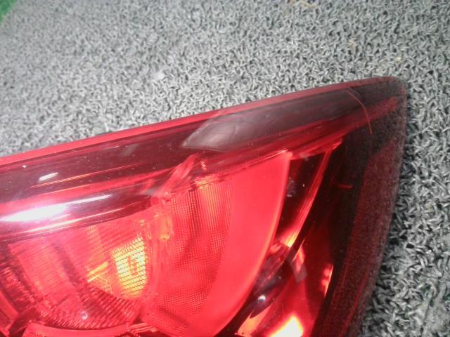 デミオ LDA-DJ5FS 右テールランプ 44R D09L-51-150D