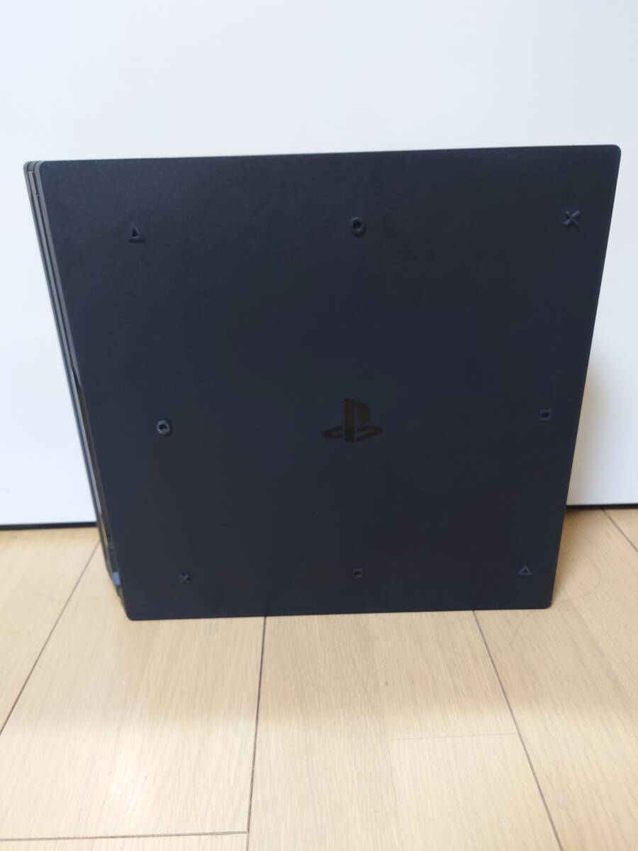 独特の上品 《箱つき》《中古品》《初期化済》プレステ4PRO(1TB) PS4本体