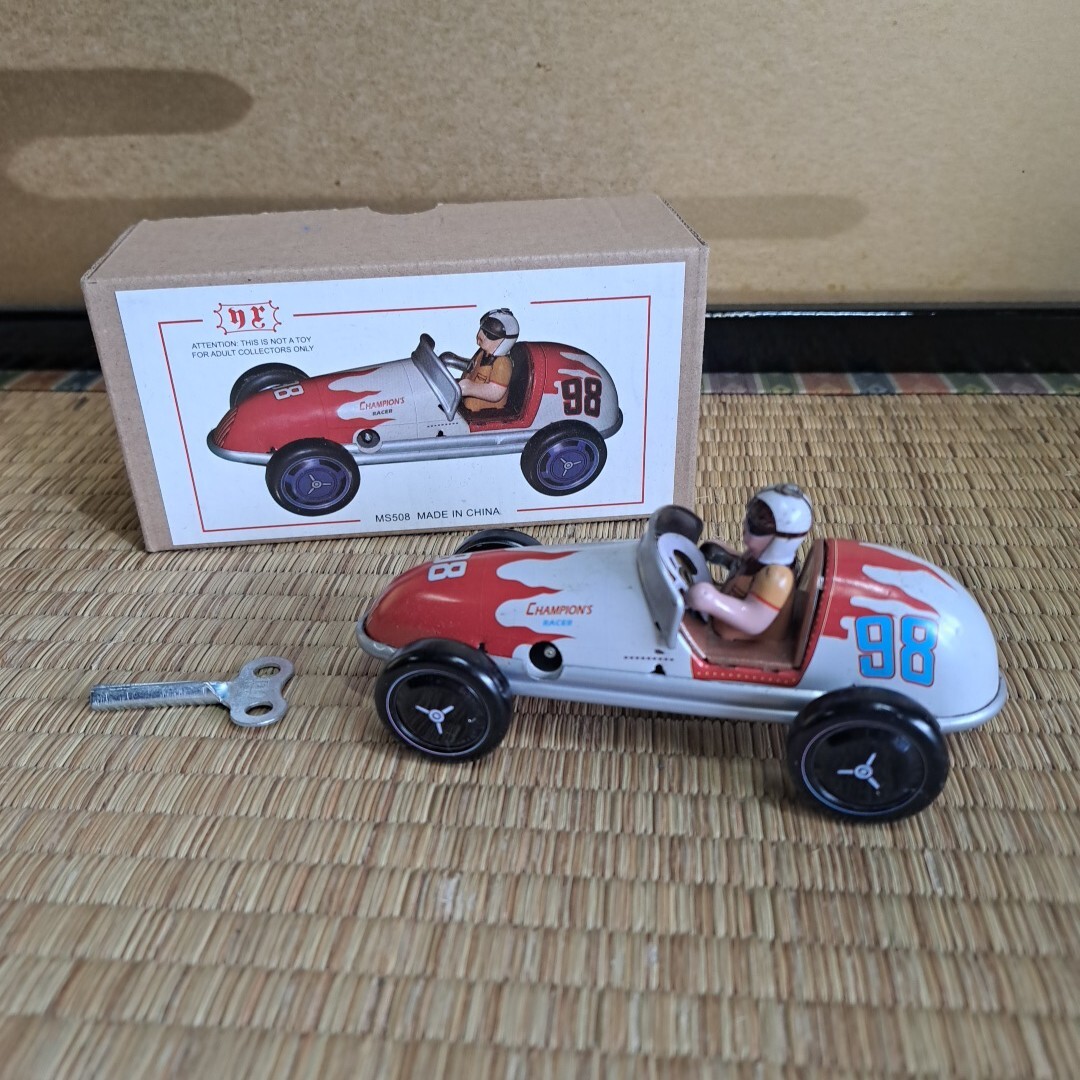 チャンピオンレーサーカー ブリキのおもちゃ ブリキ製ゼンマイ自動車　アメリカン雑貨