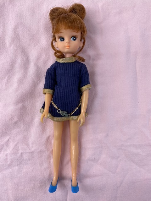 初代リカちゃん　アップヘア　ゴールドミニルック＆青いハイヒール　ツイストボディ