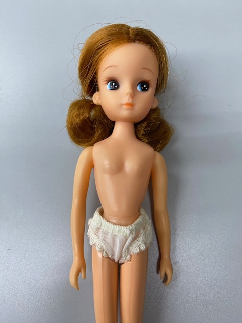 2代目リカちゃん ダッコちゃんマークの赤いドレス&マグネット 2代目リカちゃん ダッコちゃんマークの赤いドレス&マグネット