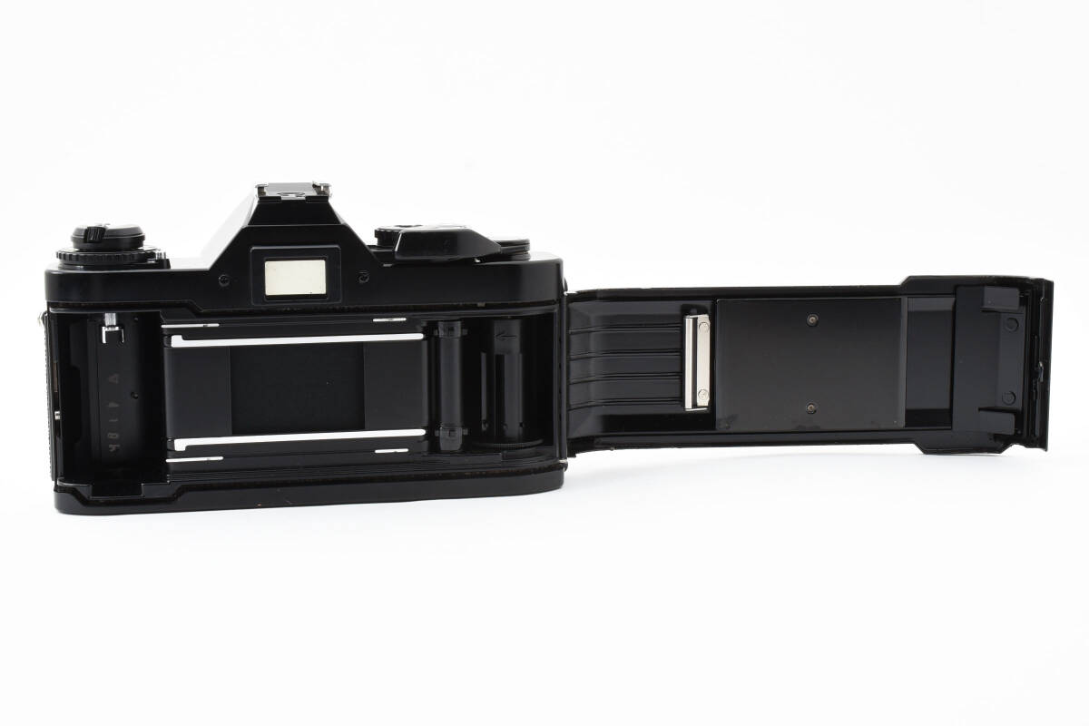 良品】 キャノン Canon AV-1 Black フィルムカメラ + New FD 良品】 キャノン Canon AV-1 Black フィルムカメラ + New FD