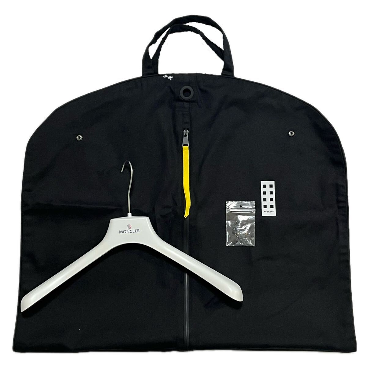 未使用 タグ付 MONCLER HANTIUM GIUBBOTTO GENIUS ハンガー 未使用 タグ付 MONCLER HANTIUM GIUBBOTTO GENIUS ハンガー