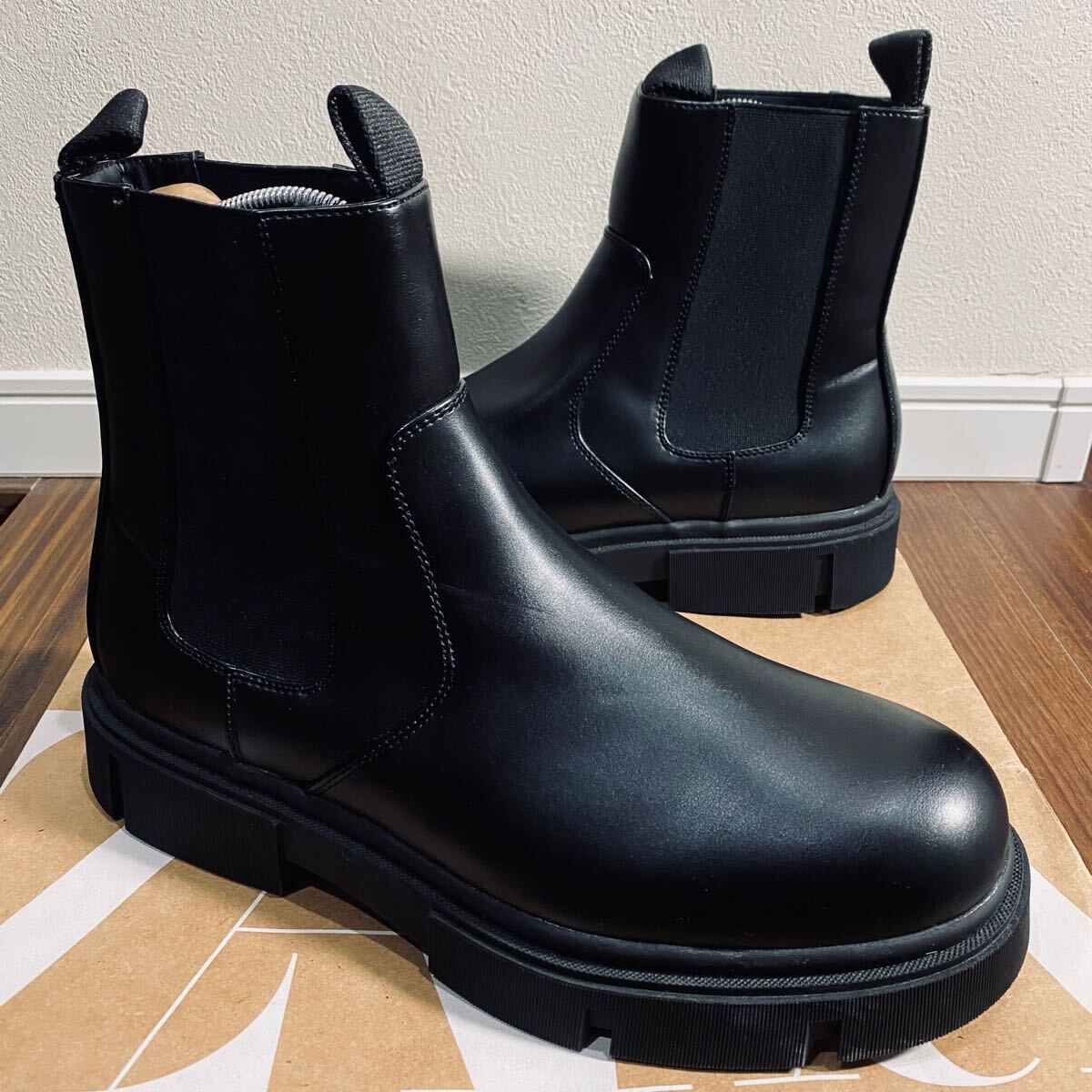 新品 ZARA サイドゴア チャンキートラックソールブーツ 28 5cm 新品 ZARA サイドゴア チャンキートラックソールブーツ 28 5cm