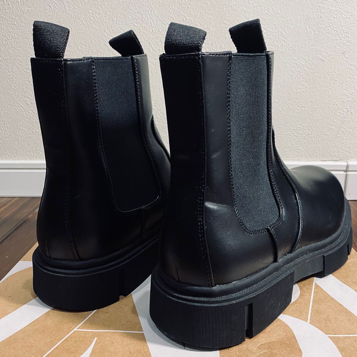 新品 ZARA サイドゴア チャンキートラックソールブーツ 28 5cm 新品 ZARA サイドゴア チャンキートラックソールブーツ 28 5cm