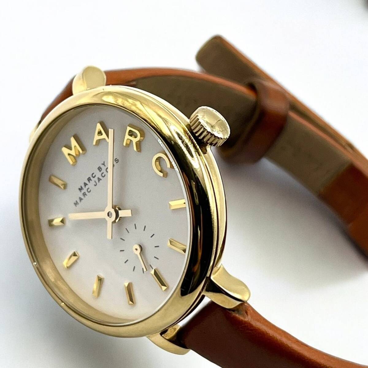 MARC JACOBS マークジェイコブス レディース 腕時計(jì) ゴールド アナログ クォーツ ブラウン 秒針 G6