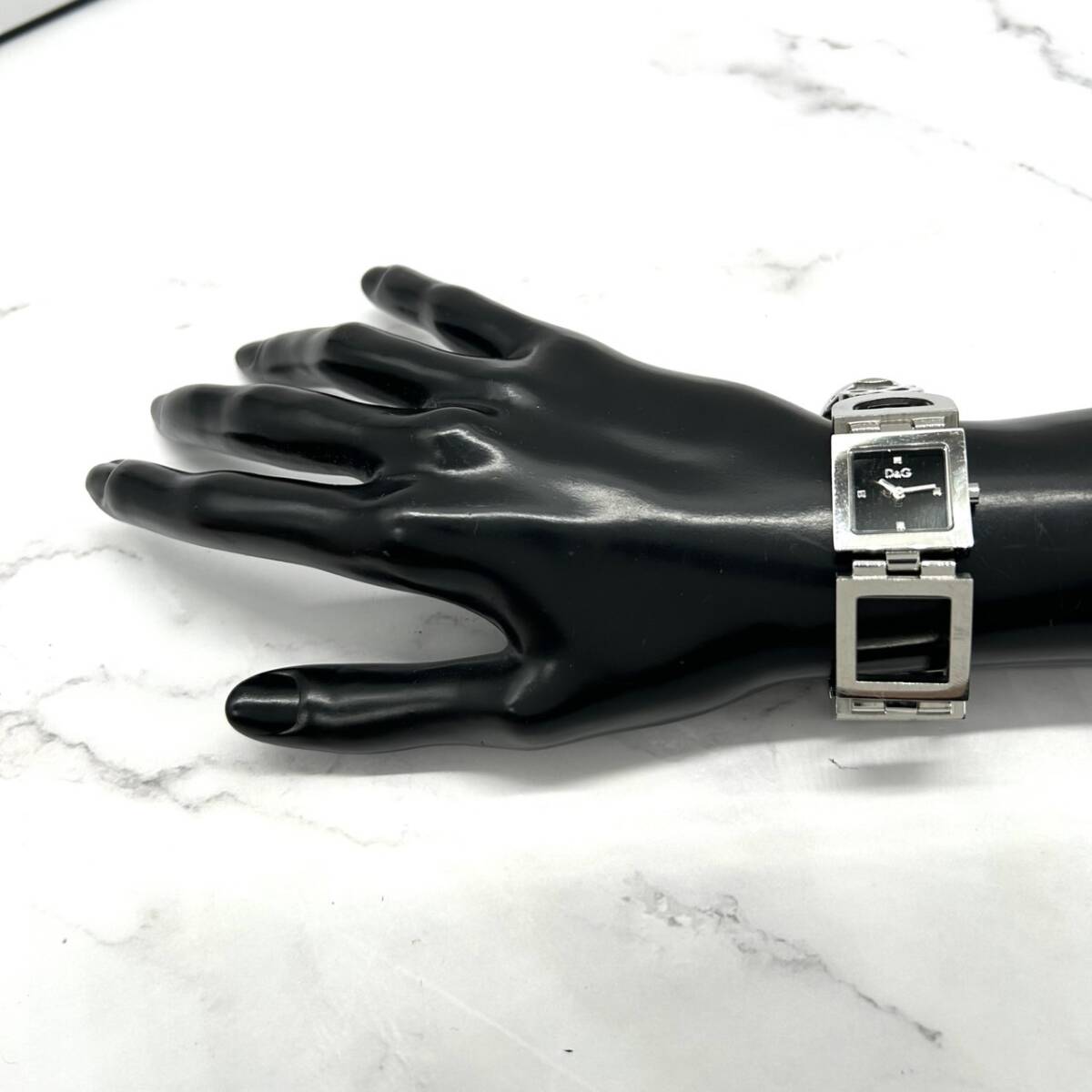 DOLCE&GABBANA D&G ドルチェアンドガッバーナ 時計 レディース シルバー ステンレス 新品電池交換済み アナログ 黒文字盤 G1