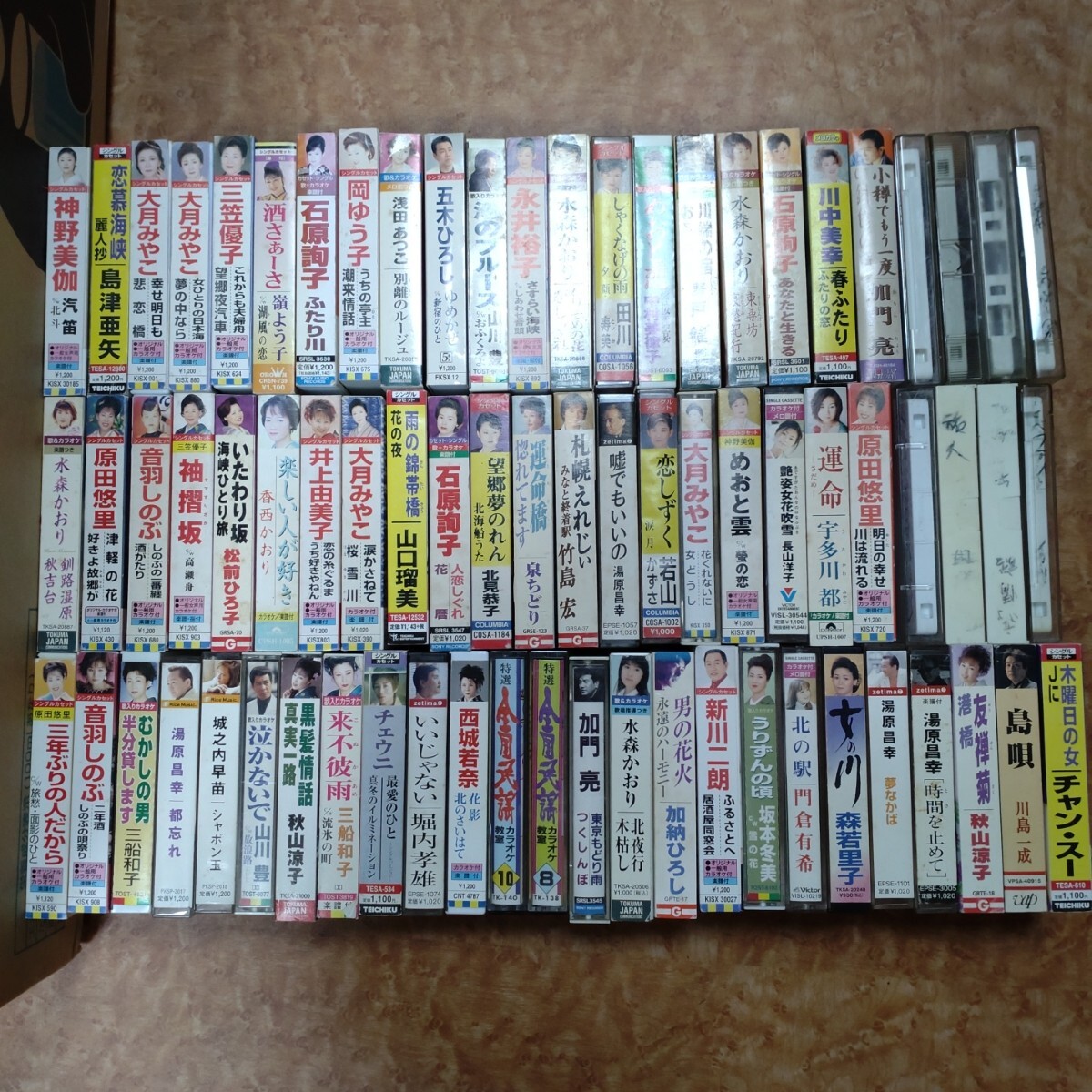《送料込み》カセットテープ　演歌　カラオケ　大量70本まとめて　ジャンク　昭和　当時物　コレクション
