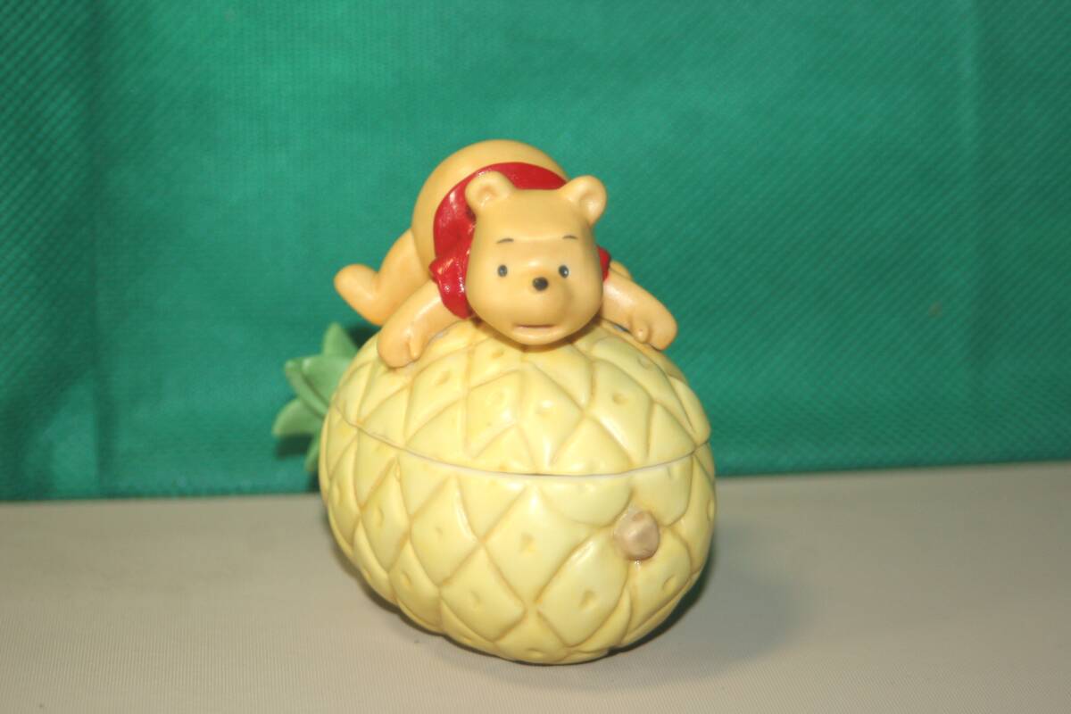 ディズニーストア くまのプーさん パイナップル 陶器製 小物入れ フィギュア 約7.5cm×8.5cm WINNIE THE POOH パイナップルプー