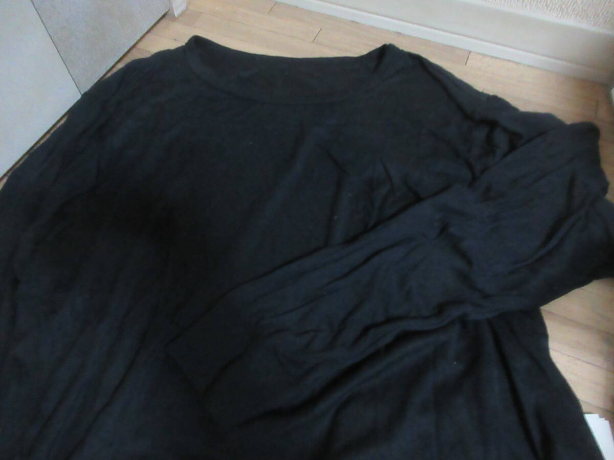 ⑪トップバリュー　秋冬用　黒丸首長袖シャツ　サイズ４L_画像1