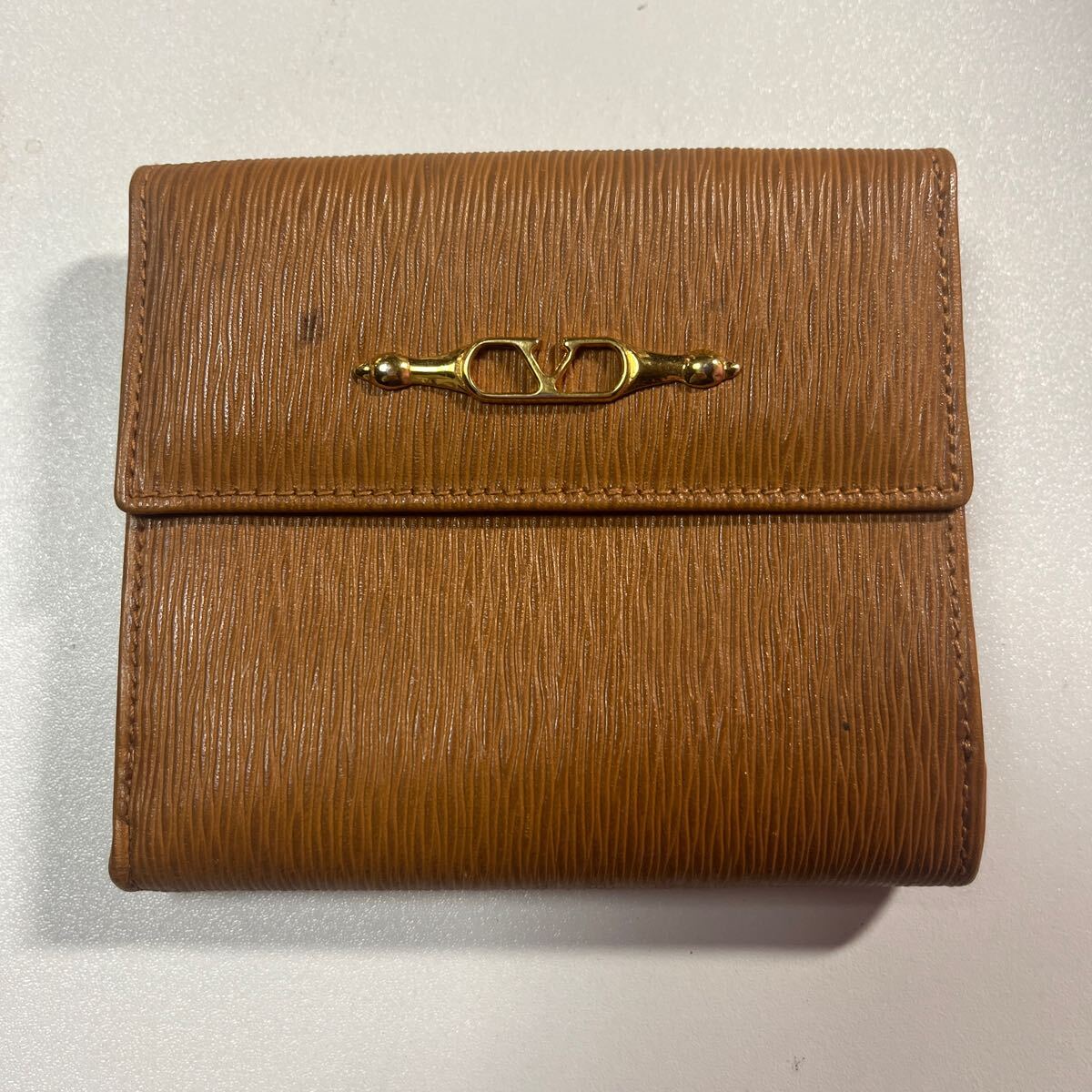 バレンティノ・ガラヴァーニ　二つ折り財布　ブラウン　レザー　Valentino Garavani コンパクトウォレット　メンズ　レディース　ブランド