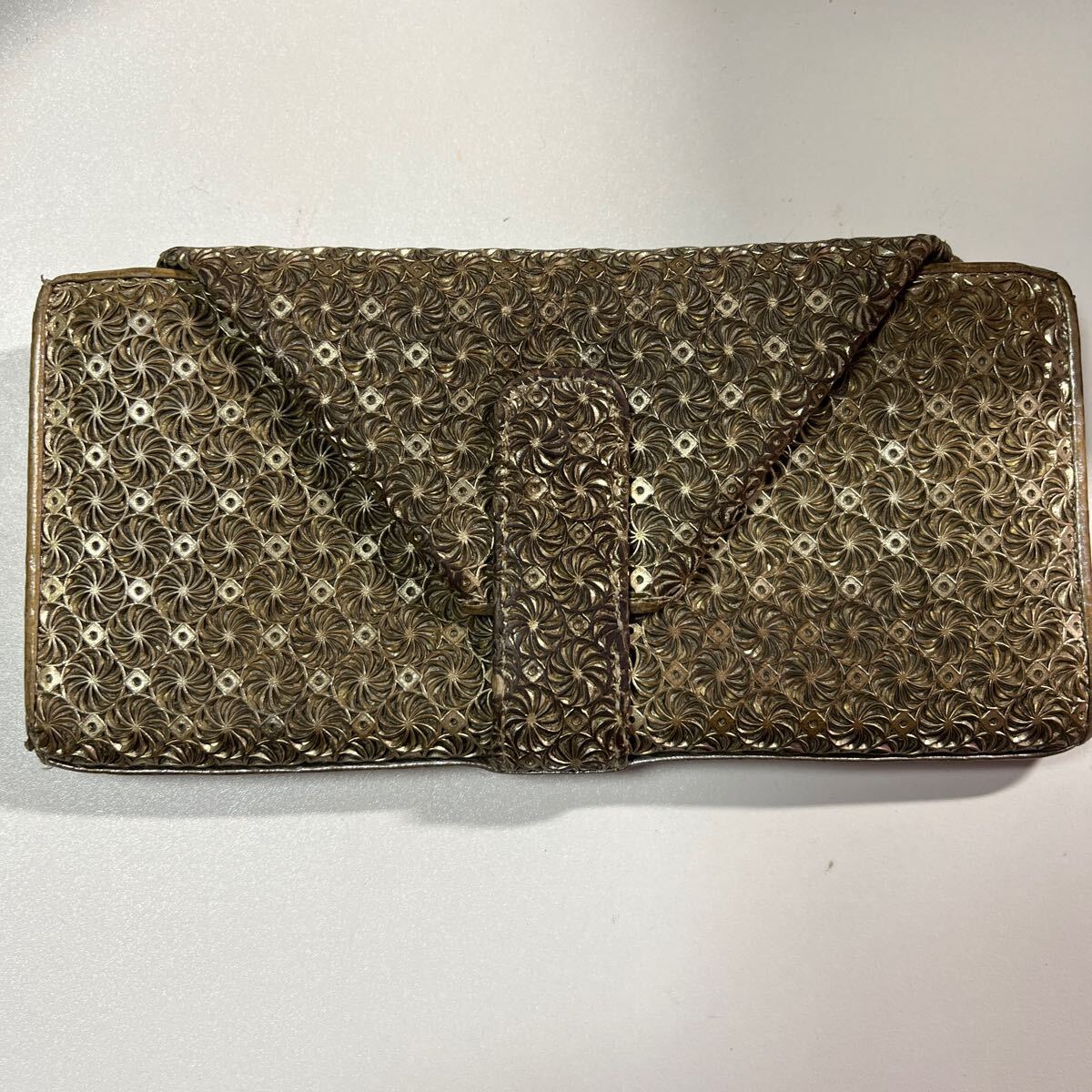 HIROKO HAYASHI 二つ折り長財布　シルバー　 ヒロコハヤシ　ロングウォレット　シルバー　レディース　ブランド 長財布