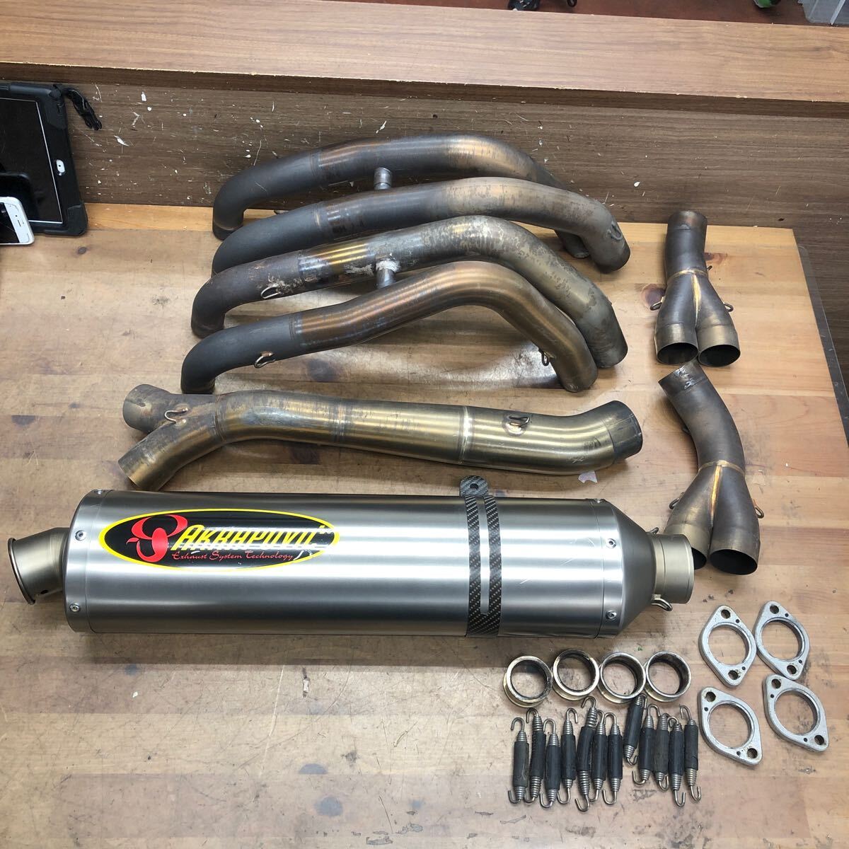 ◎GSX-R1000 JS1B6121E00102〜　外し　アクラポビッチ　フルエキマフラー