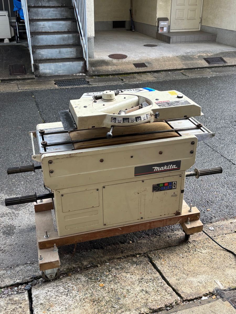 マキタ　 オートリターン超仕上カンナ　LP2512C 京都市山科区発〜　引き取り限定　100V