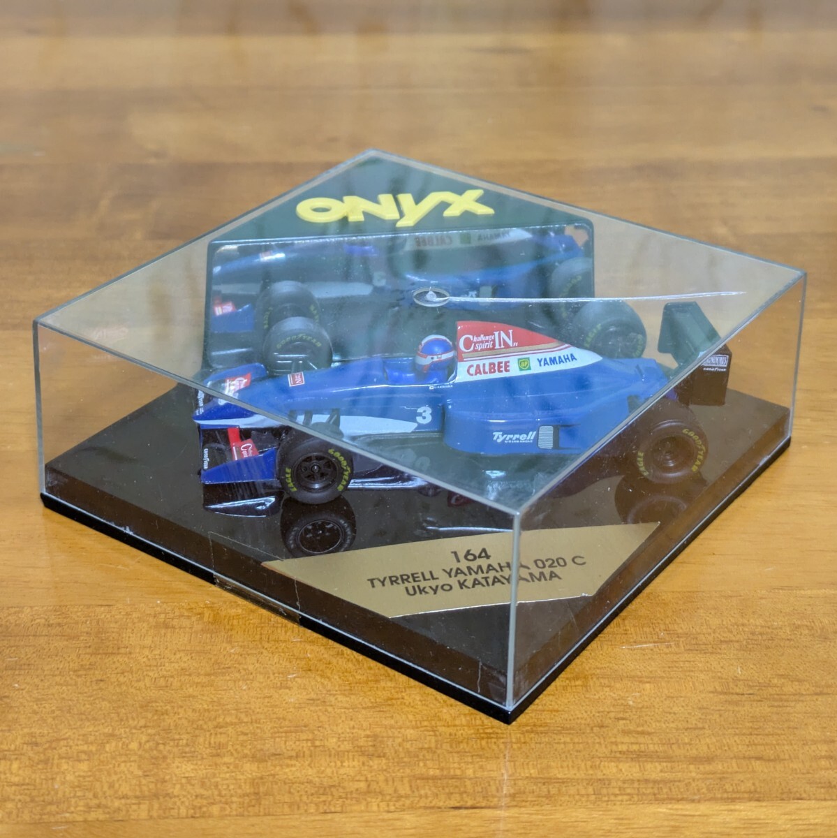 ONYX 1/43 164 TYRRELL YAMAHA 020 C 片山右京　オニキス　ティレル　ヤマハ　プラスチックケース　割れあり