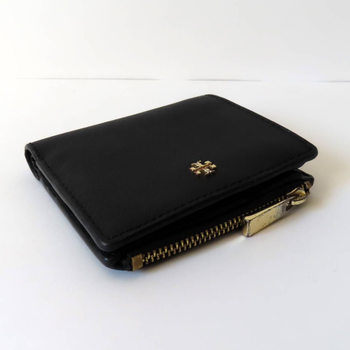 美品 TORY BURCH トリーバーチ ２つ折り財布 財布 黒 ブラック_画像2