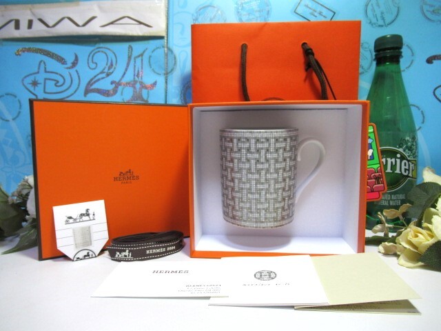 送料無料 25%引 エルメス HERMES マグカップ 300ｍｌ モザイク 24 プラチナ 未使用 箱 SHOP袋付 フランス製