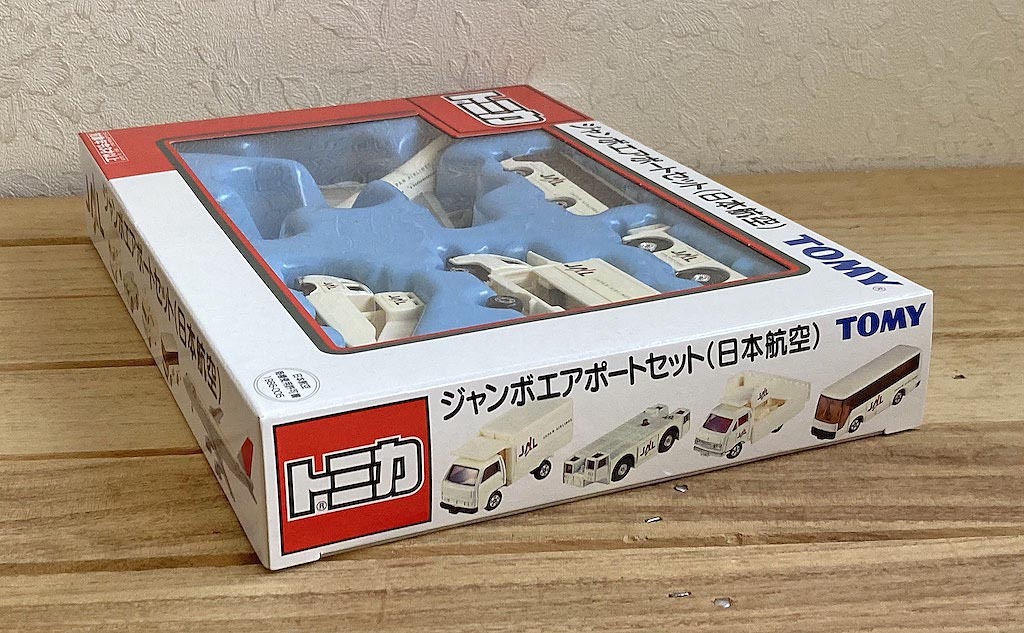 トミカ ジャンボエアポートセット（日本航空）