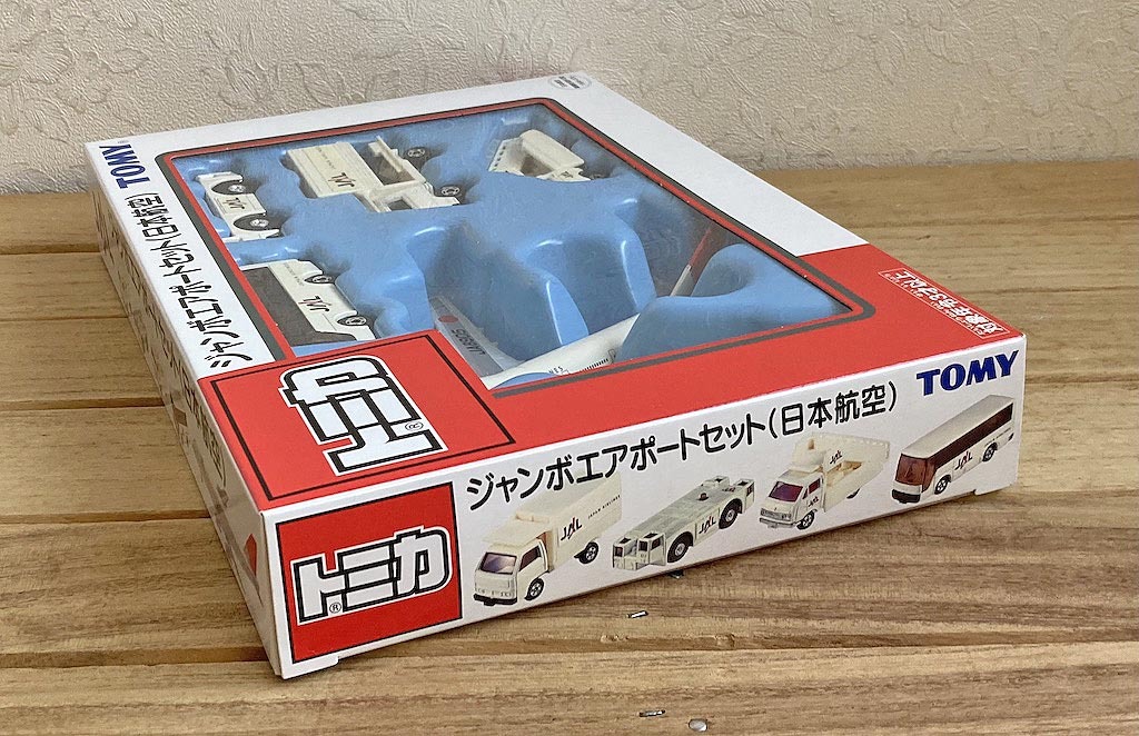 トミカ ジャンボエアポートセット（日本航空）