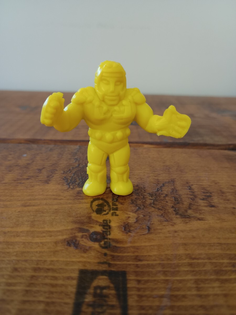 海外版キン肉マン風パチ消し　マッスルマニア　ジャンク角折　検）日本未発売　募集超人　ガチャ　キン消しフィギュア塩ビ人形　当時物昭和