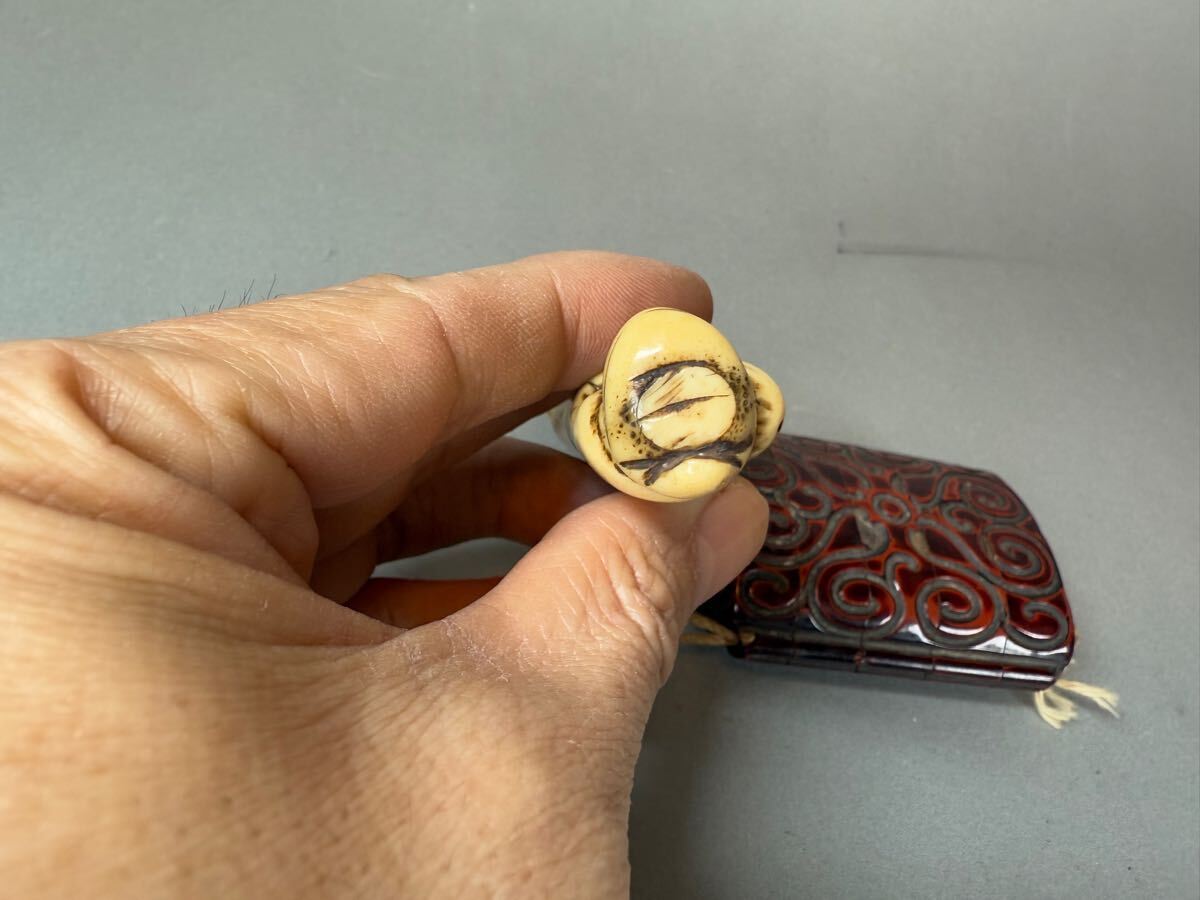 X214-2 江戸時代根付 細密彫刻 人物根付 鹿角材彫刻　ね X214-2 江戸時代根付 細密彫刻 人物根付 鹿角材彫刻 ね X214-2 江戸