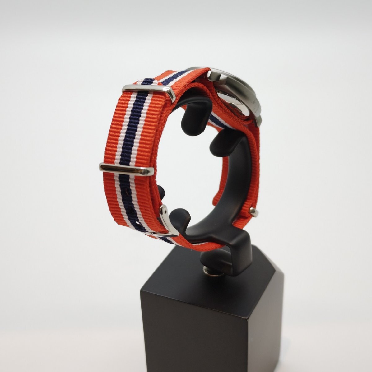 ラティーノ ミリタリー 自動(dòng)巻き 未使用品 ブラック LATINO MILITARE ナトーバンド レッド