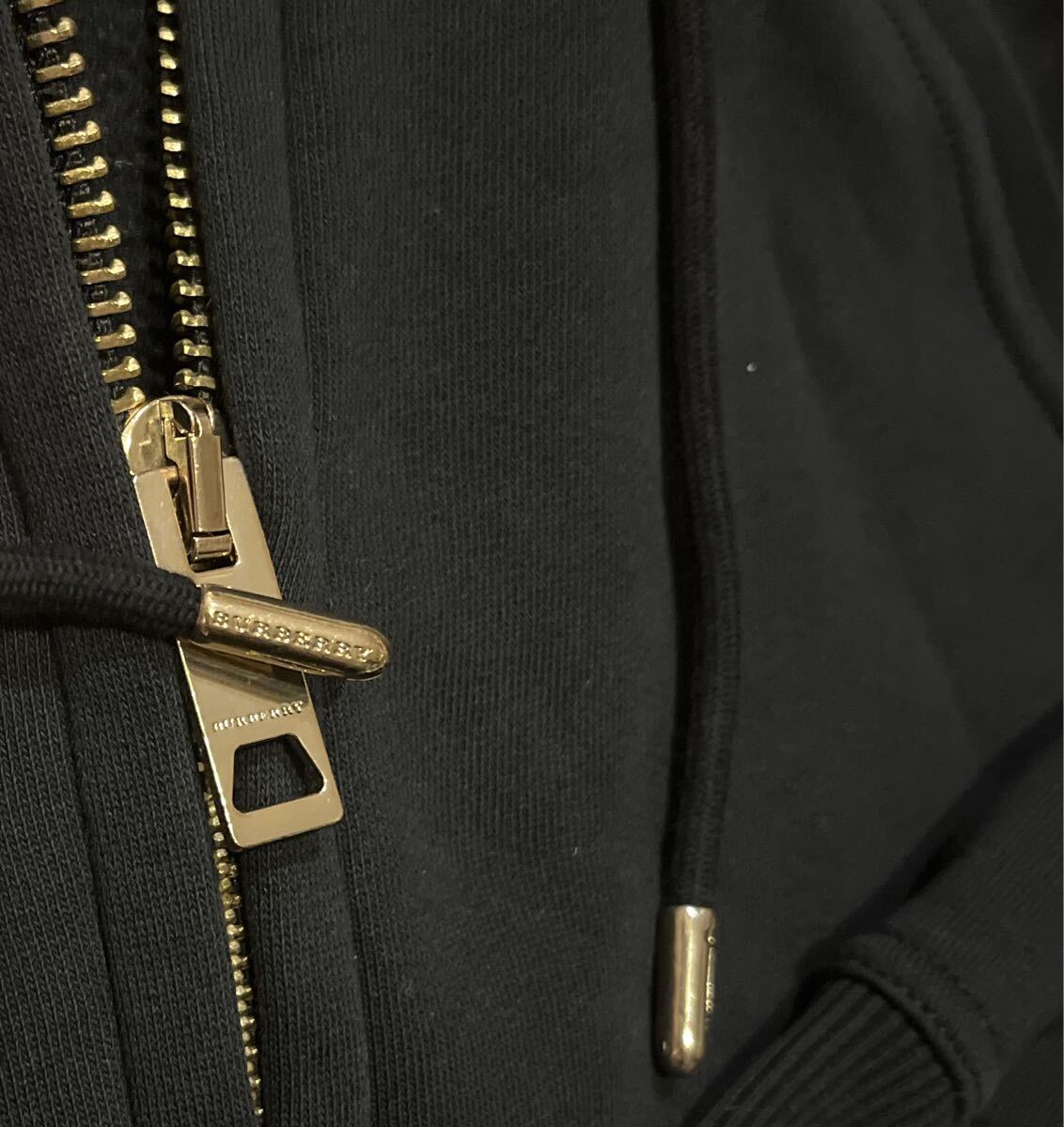 BURBERRY バーバリー 黒 ジップアップパーカー レディースS BURBERRY バーバリー 黒 ジップアップパーカー レディースS