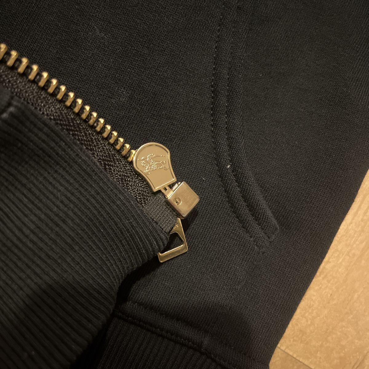 BURBERRY バーバリー 黒 ジップアップパーカー レディースS BURBERRY バーバリー 黒 ジップアップパーカー レディースS