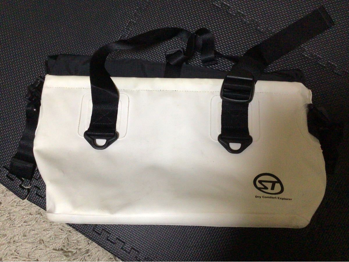 ストリームトレイル StreamTrail 防水バッグ 鞄 カバン かばん 中古 ホワイト 白 ショルダーバッグ MONSOON QUALITY DRY COMFORT EXPLORER
