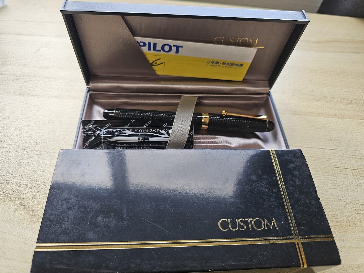 #0116 オーバーホール済 PILOT パイロット CUSTOM 14k パイロット万年筆 14K 新社屋落成記念 カスタム 細字 PILOT 新品