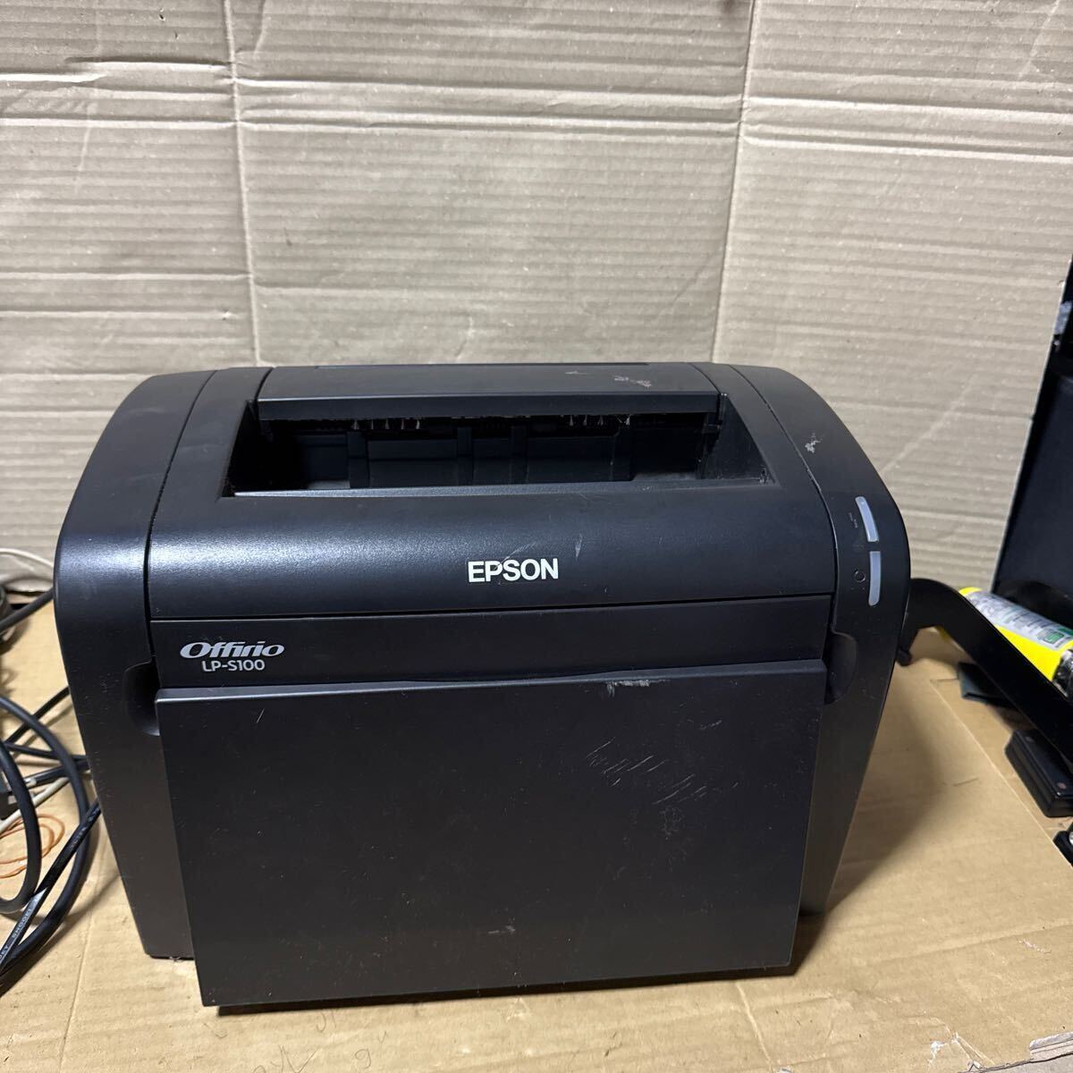 あ-7945）レーザープリンタ 【 EPSON LP-S100】ジャンク品　本體のみ