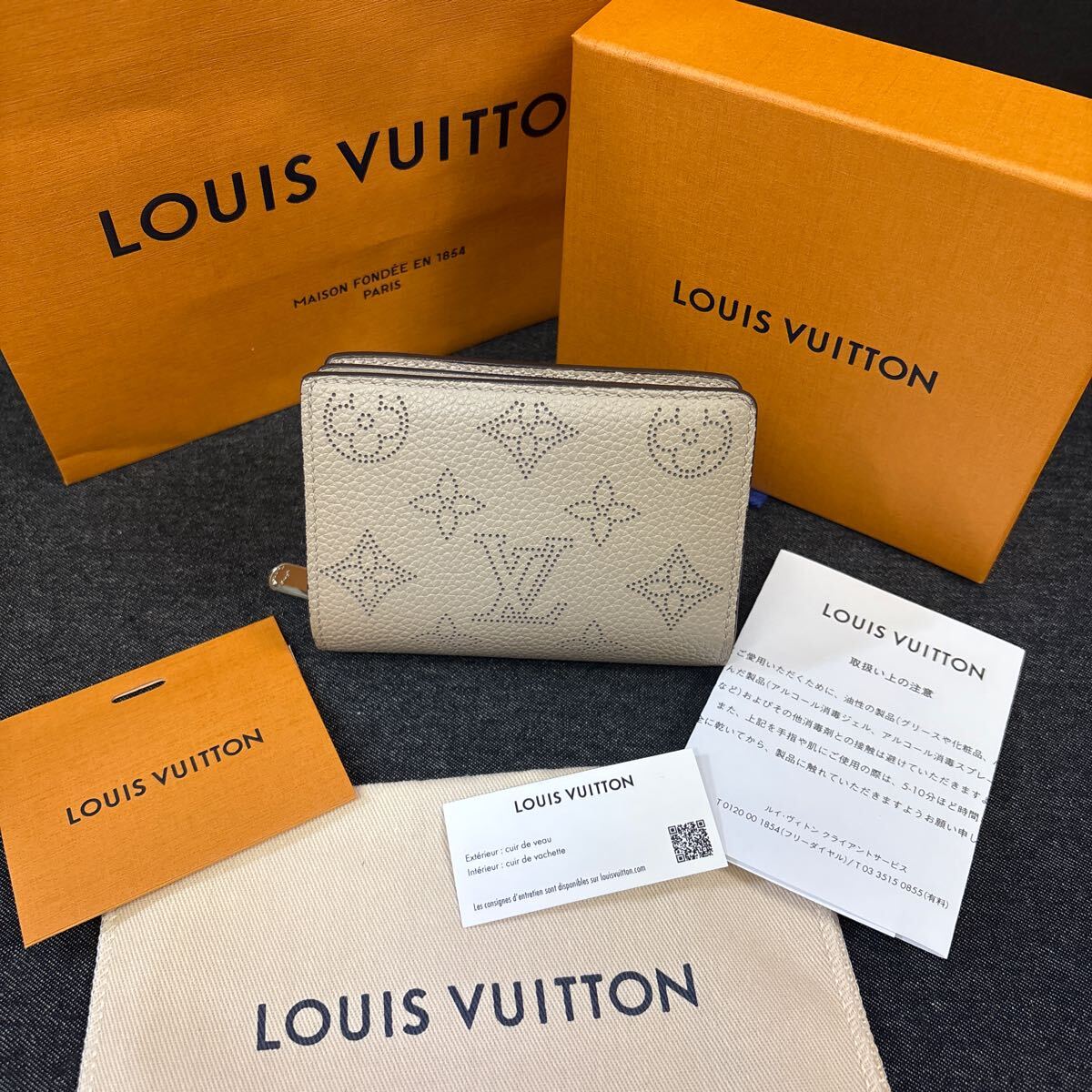 LOUIS VUITTON ルイヴィトン モノグラム マヒナ ポルトフォイユ クレア 二つ折り財布 財布 サイフ 箱付き 241202號