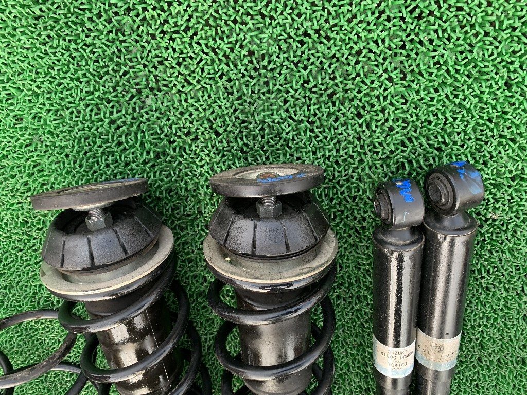 2-1 MRワゴン MF33S 　モコ　MG33S 純正 フロント サスペンション 左右 ストラット 漏れなし リアショックアブソーバー 　スプリング_画像2