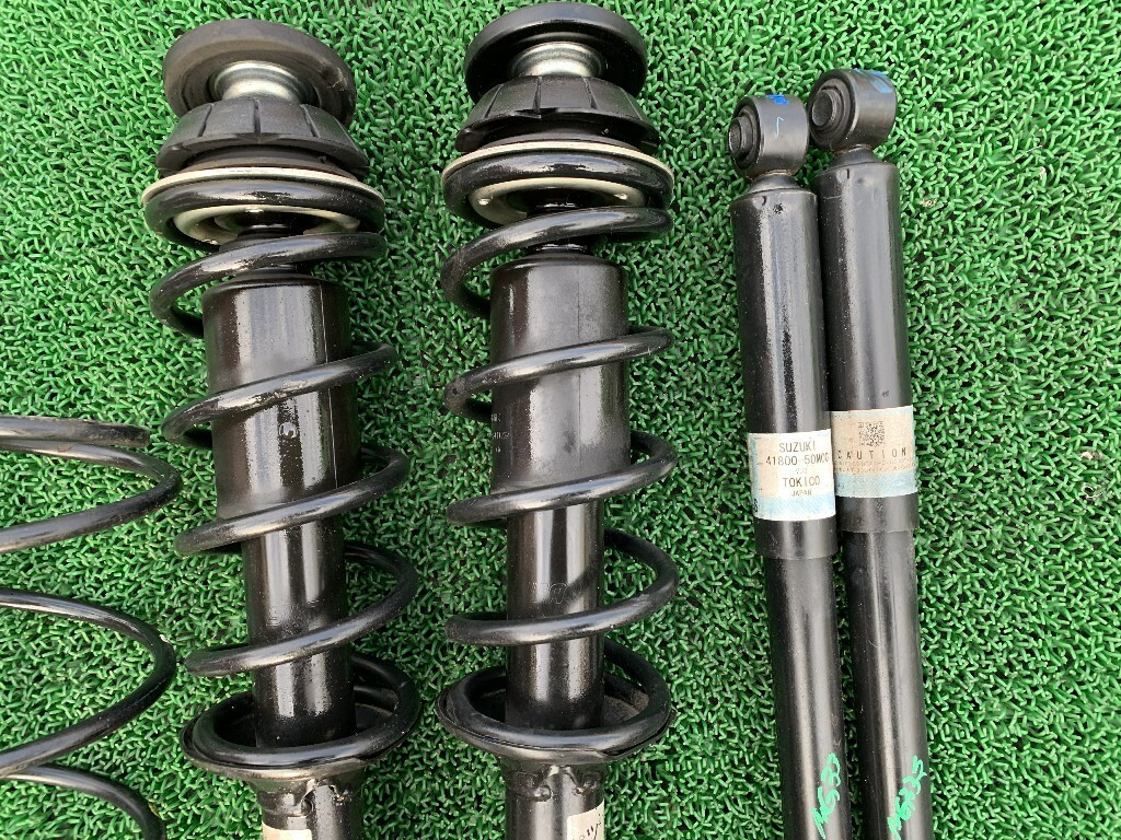 2-1 MRワゴン MF33S 　モコ　MG33S 純正 フロント サスペンション 左右 ストラット 漏れなし リアショックアブソーバー 　スプリング_画像4