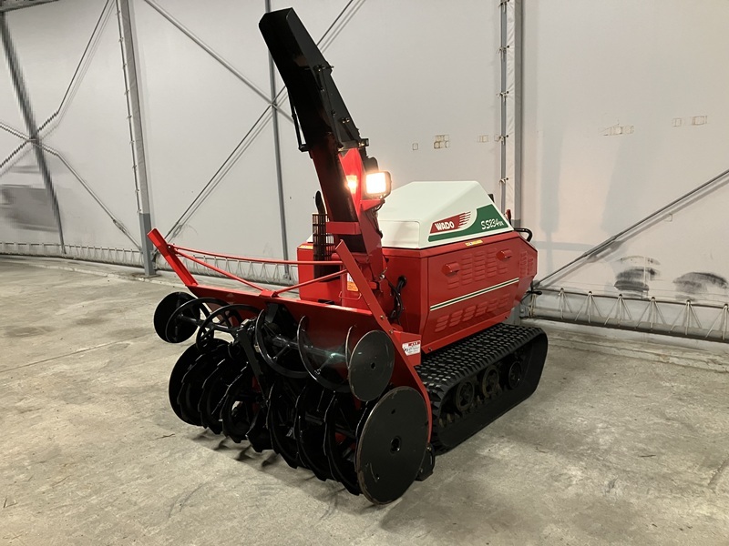 WADO SS 10W 除雪機☆セルスタート クローラひび割れ、 動作確認 WADO SS 10W 除雪機☆セルスタート クローラひび割れ、 動作確認